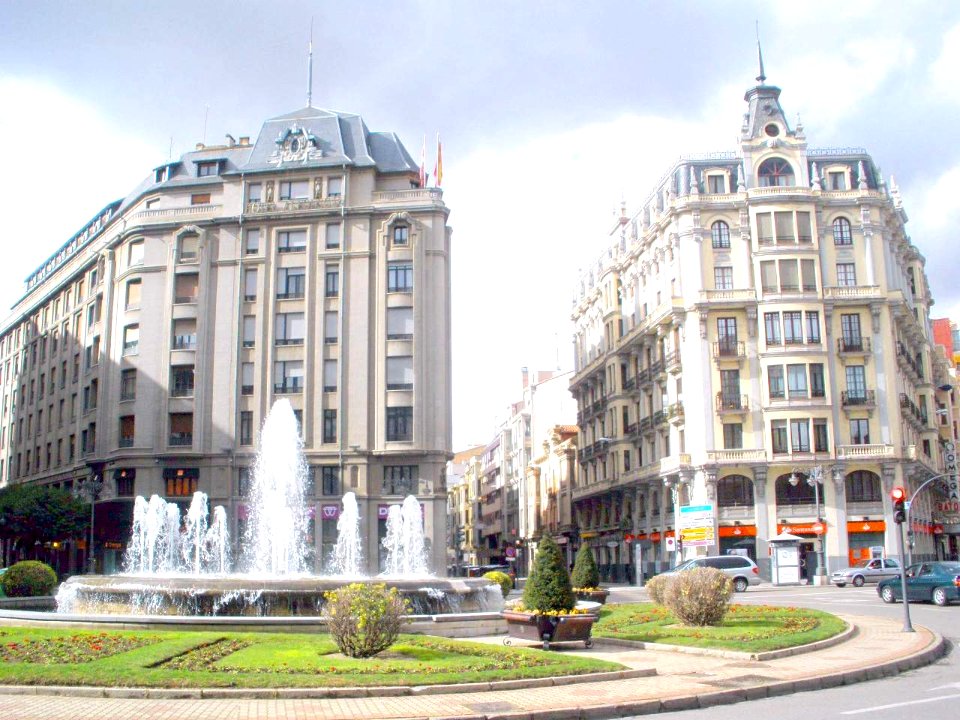 León - Plaza de Santo Domingo 2