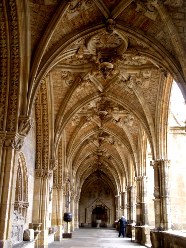 León - Catedral, claustro 03
