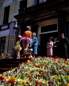 Koninginnedag, paleizen, defiles, Beatrix, prinses, , Christina, prinses, Claus,, Bestanddeelnr 254-7553