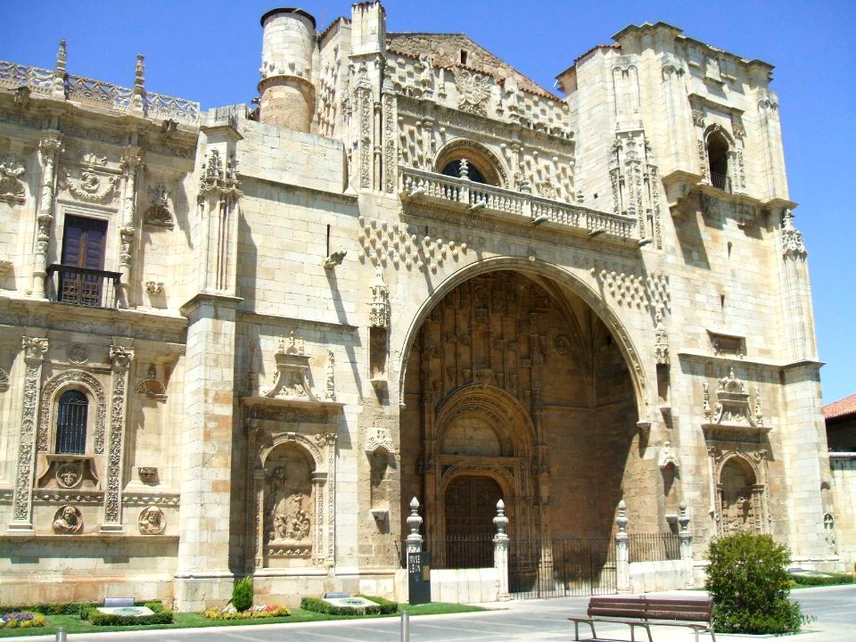 León - Convento-Parador de San Marcos 10