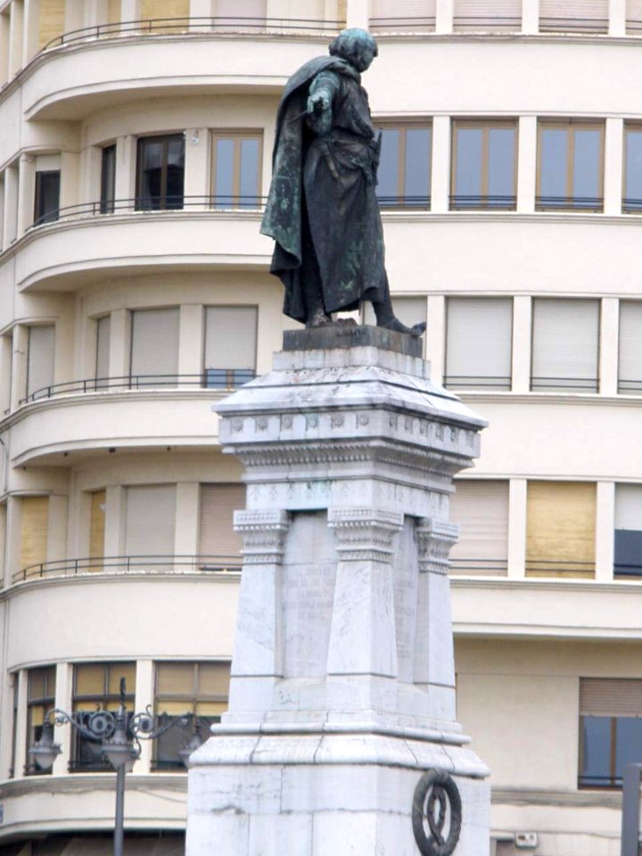 León - Glorieta de Guzmán el Bueno 2