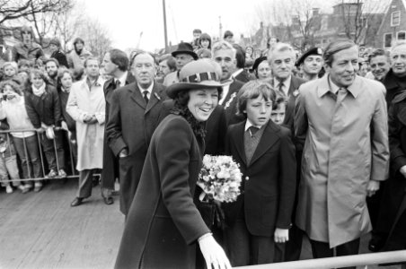 Koninginnedag, koninklijke familie in Zuidlaren. 12 Beatrix en Johan Friso , 13., Bestanddeelnr 932-1336