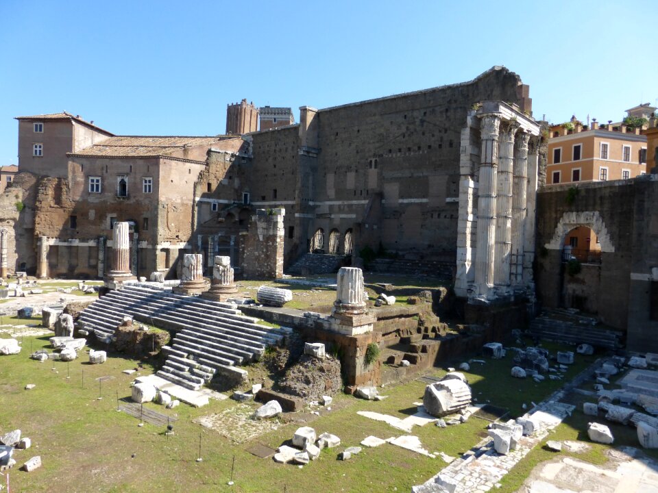 Forum temple ruins