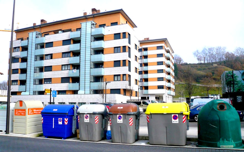 Lazkao - Contenedores de reciclaje