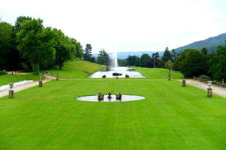 Lawn with Emperor Fountain - Chatsworth House - Derbyshire, England - DSC03195
