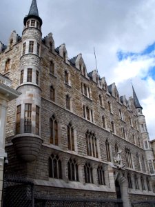 León - Casa de Botines 8