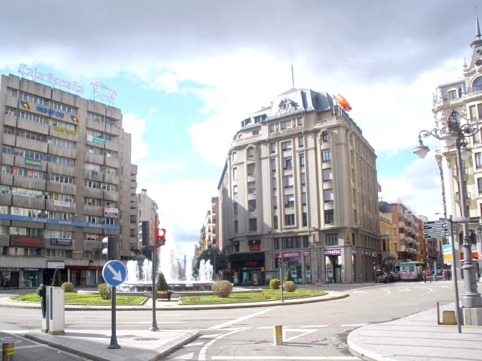 León - Plaza de Santo Domingo 1