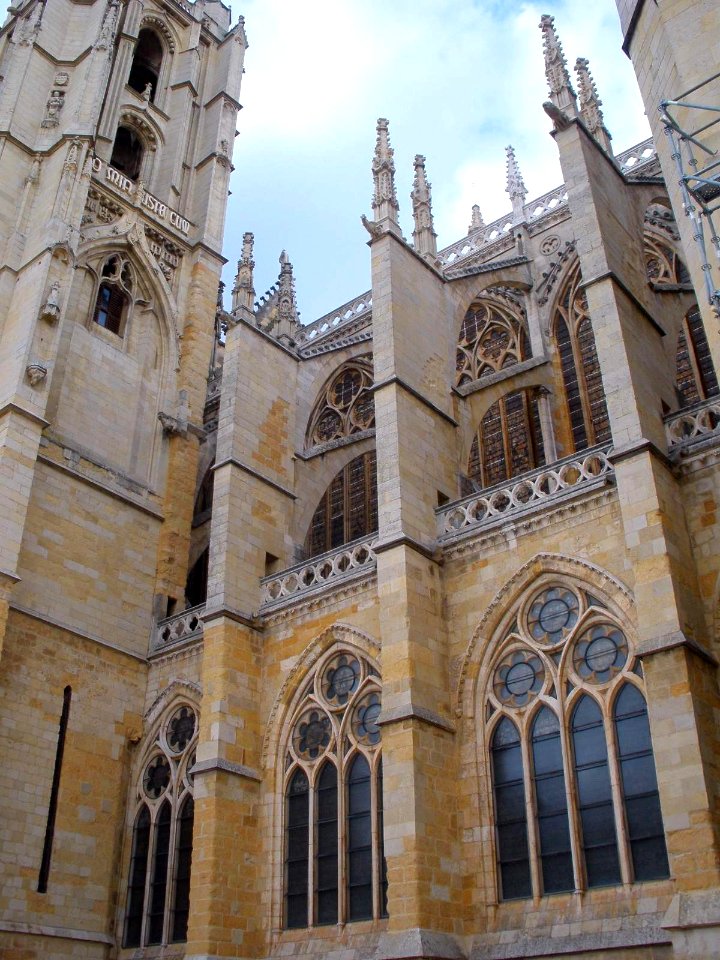 León - Catedral, hastial 05