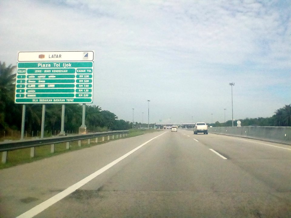LATAR - Plaza Tol Ijok (03)
