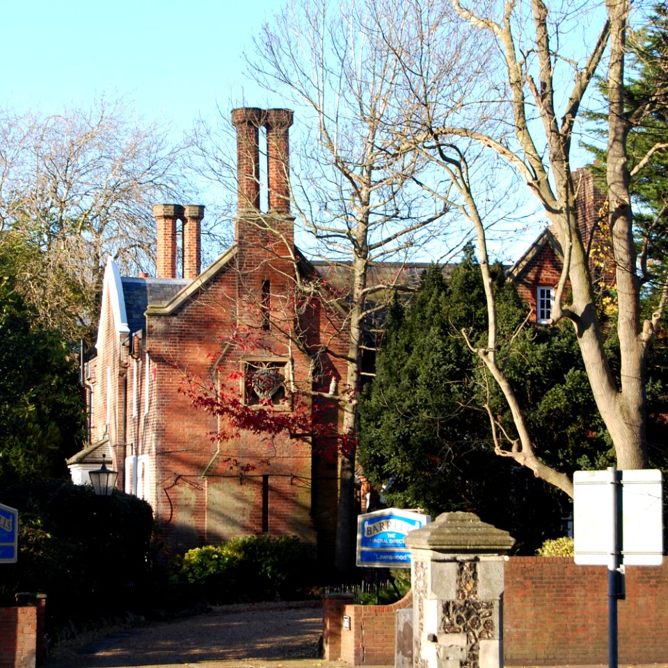 Lawnswood (former Vicarage of St Mary's Church), 245 Fratton Road, Fratton (November 2017) (NHLE Code 1104277) (1)