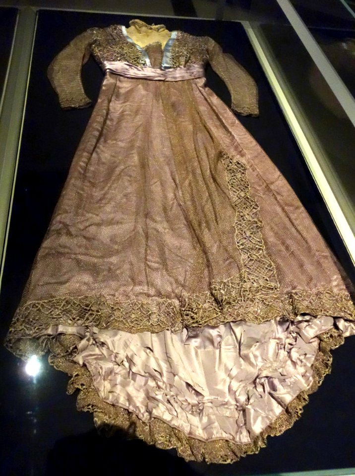 Late afternoon dress by Jean-Philippe Worth, view 1, France, Paris, c. 1905, silk satin weighted with tin salts, gilded net - Royal Ontario Museum - DSC04406