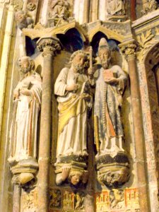 León - Catedral. Portada de la Virgen del Dado 3