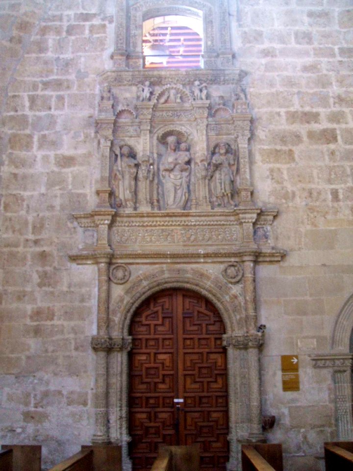 León - Convento-Parador de San Marcos, interior de la iglesia 03