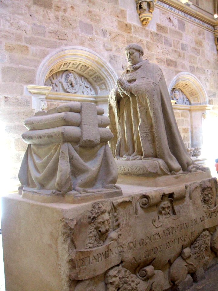 León - Convento-Parador de San Marcos, sacristía, sepulcro del Obispo Juan Quiñones de Guzmán