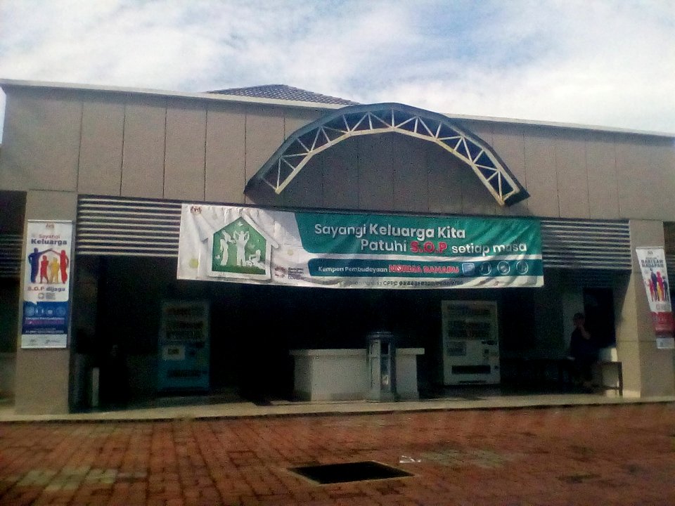 LATAR - Plaza Tol Ijok (01)