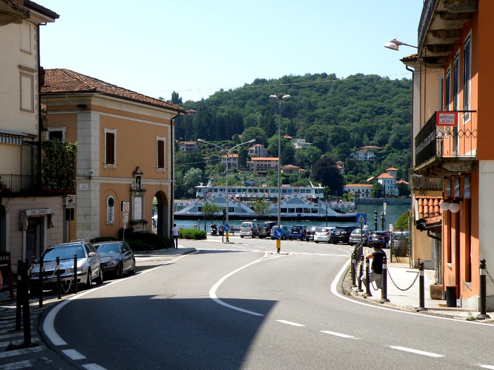 Laveno Via Roma 1