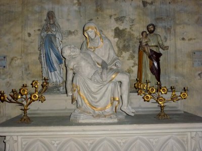 Launois-sur-Vence (Ardennes) église, statues Pietà, Vierge, Joseph et Jesus