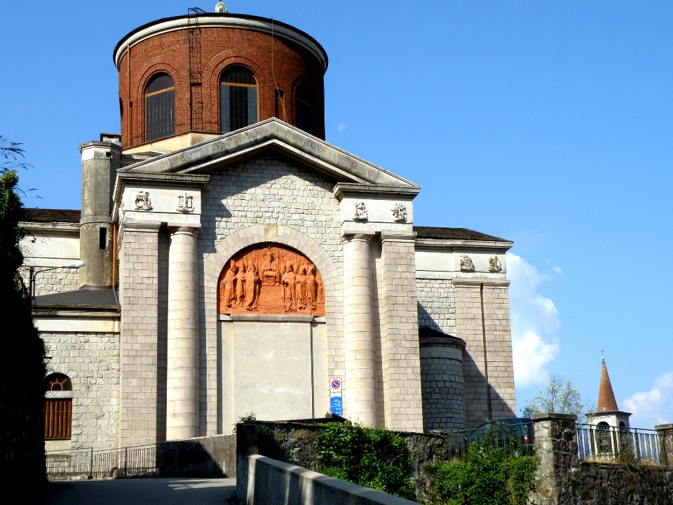 Laveno Chiesa Nuova 2.psd