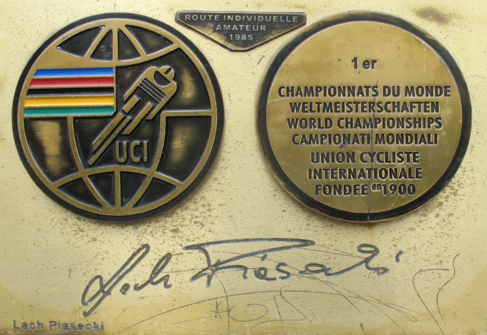 Lech Piasecki medal & autograph