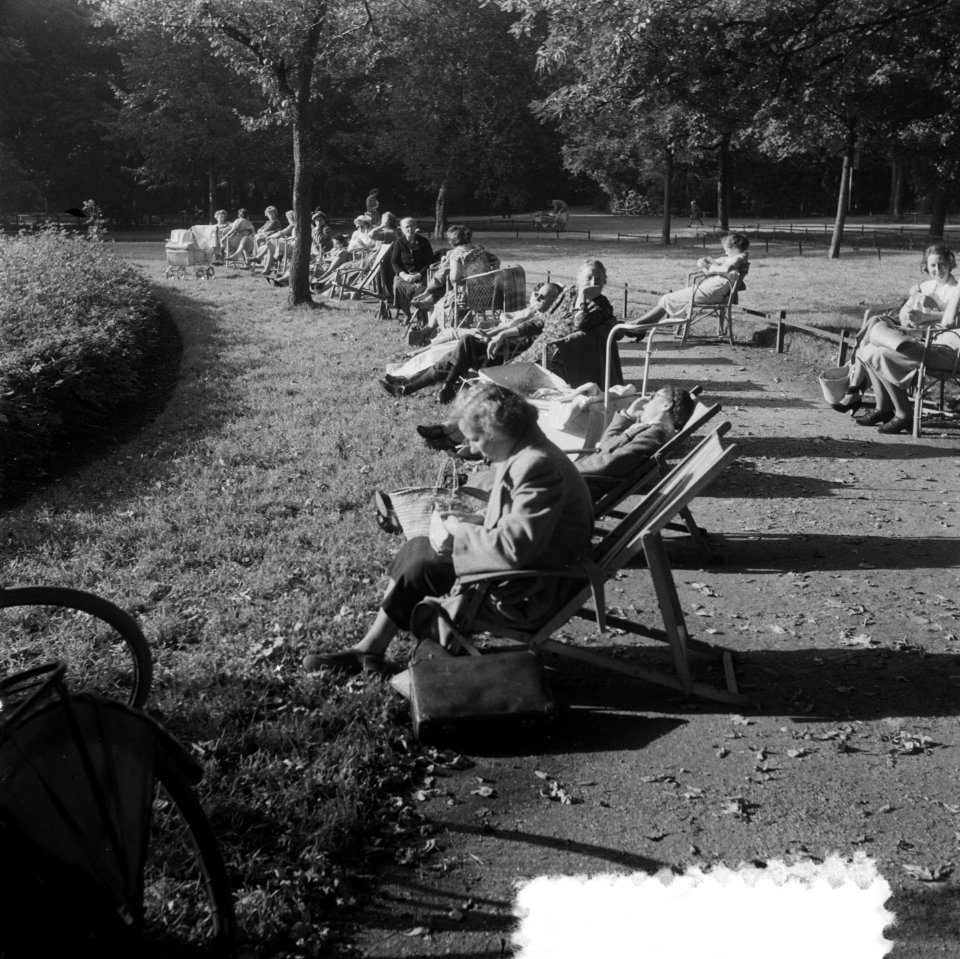 Late zomerdag in Vondelpark, Bestanddeelnr 904-7929
