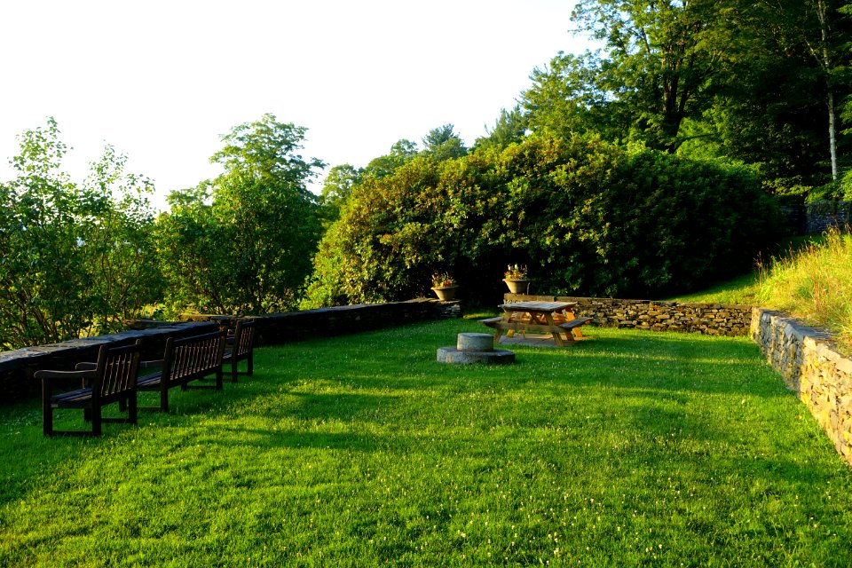 Lawn - Naulakha - Dummerston, Vermont - DSC06922