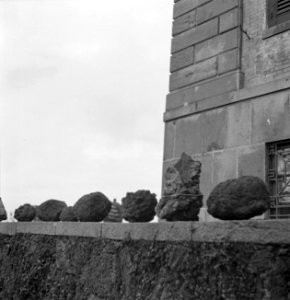 Lavastenen op een borswering bij de Vesuvius, Bestanddeelnr 191-1382