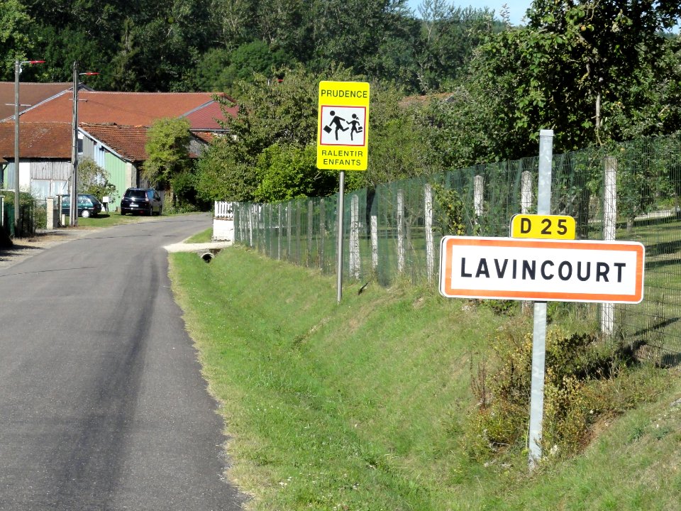 Lavincourt (Meuse) city limit sign