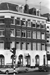 Leden van CPN en PSP hebben voormalig Chinees restaurant Czaar Peterstraat in Am, Bestanddeelnr 931-9456