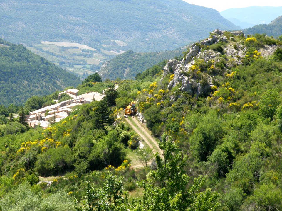 Le Poët-en-Percip Vue d'ensemble 4