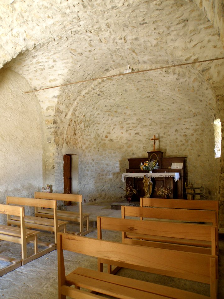 Le Poët-en-Percip Église Saint-Simon 12