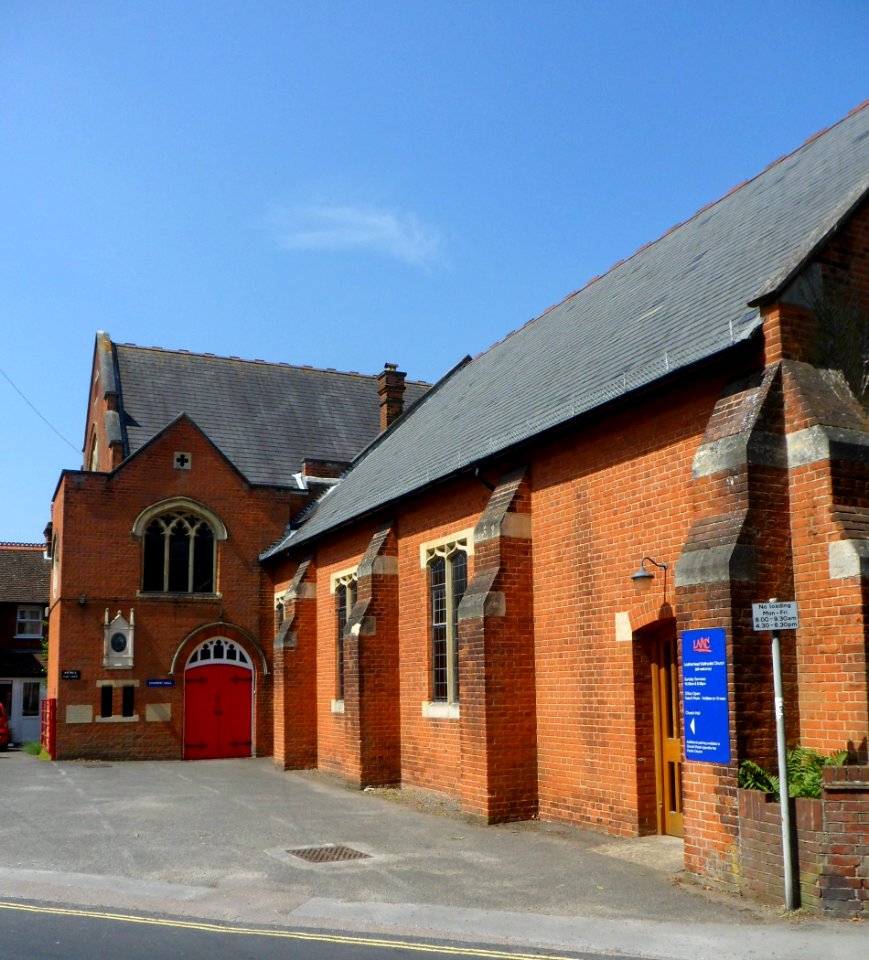 Leatherhead Methodist Church, Church Road, Leatherhead (July 2013) (4)