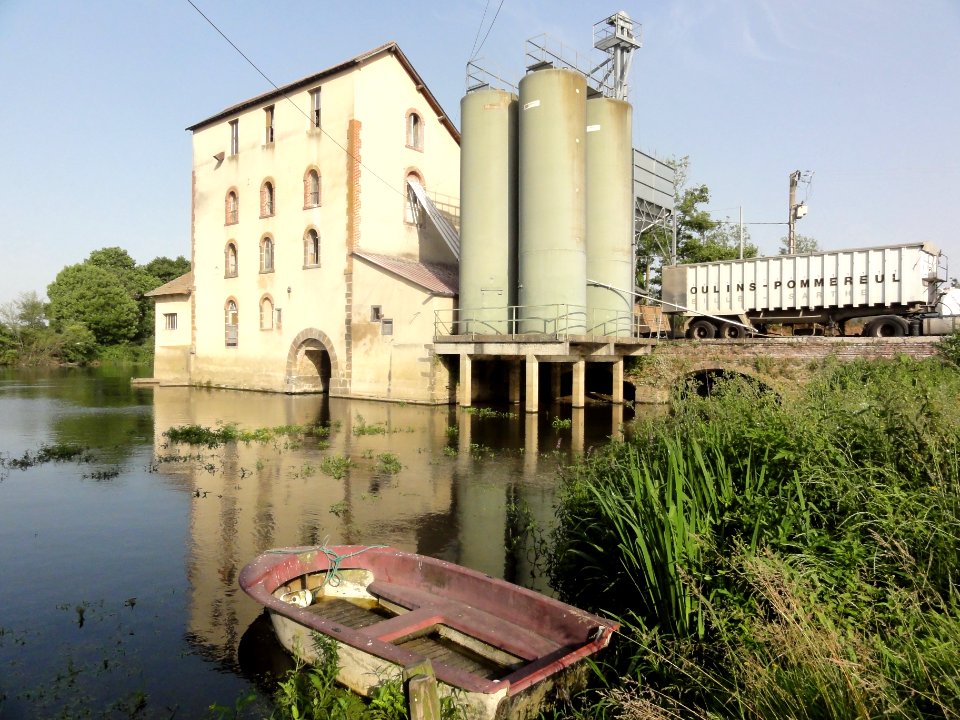 Le Boulay (Sarthe) la Sarthe avec le moulin