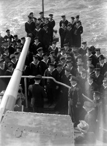 Leden van de bemanning, Bestanddeelnr 902-3853