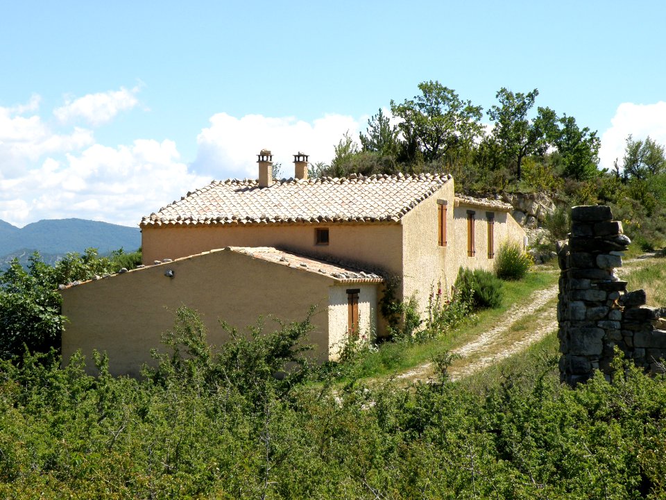 Le Poët-Sigillat Vieux bourg 2
