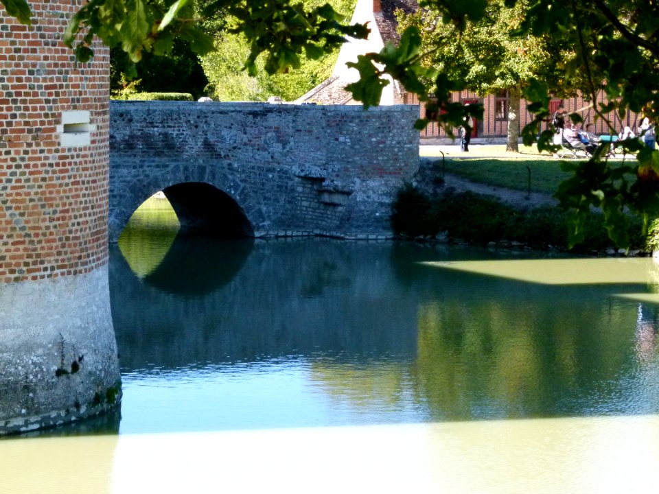Le pont du château du Moulin
