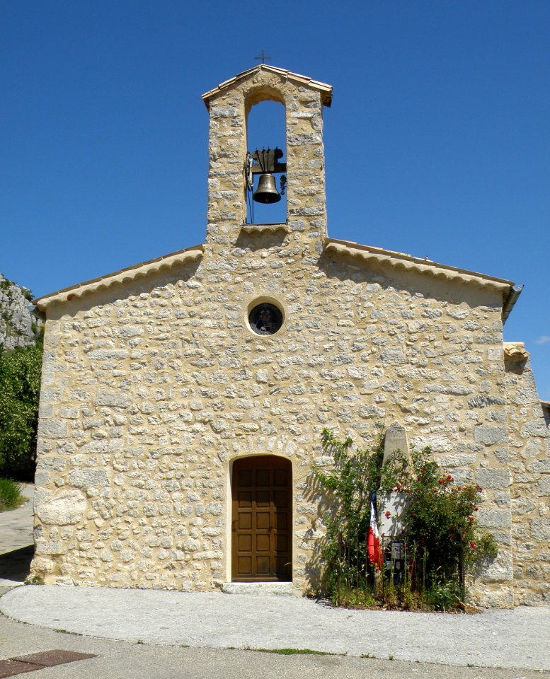 Le Poët-en-Percip Église Saint-Simon 3
