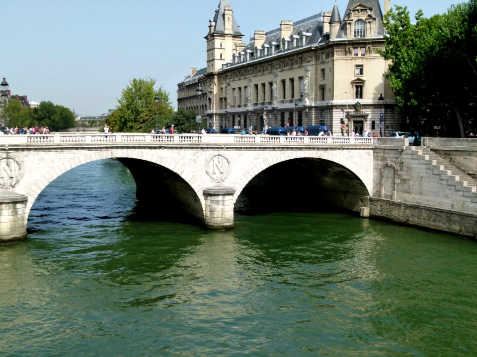 Le Palais de Justice et le pont Saint-Michel