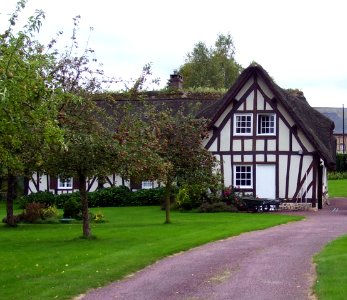 Le Theil chaumière