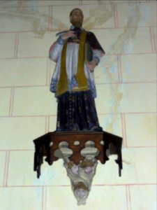 Le Grez (Sarthe) église,statue d'un saint