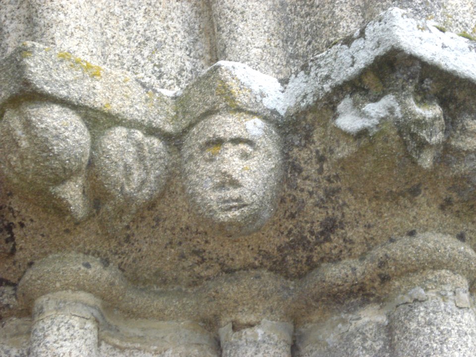 Le Châtenet-en-Dognon (Haute-Vienne, Fr),l'église- un modillon