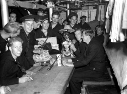 Leden van de bemanning, Bestanddeelnr 902-3852