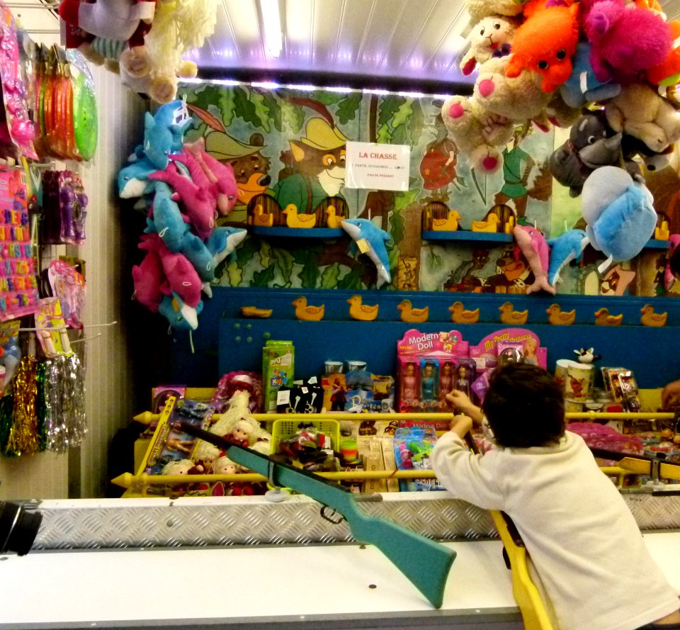 Le stand de tir aux canards à la fête foraine 2