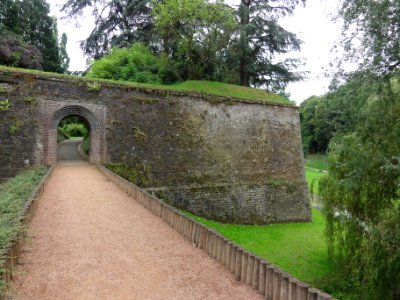 Le Quesnoy (Nord, Fr) remparts, un passage