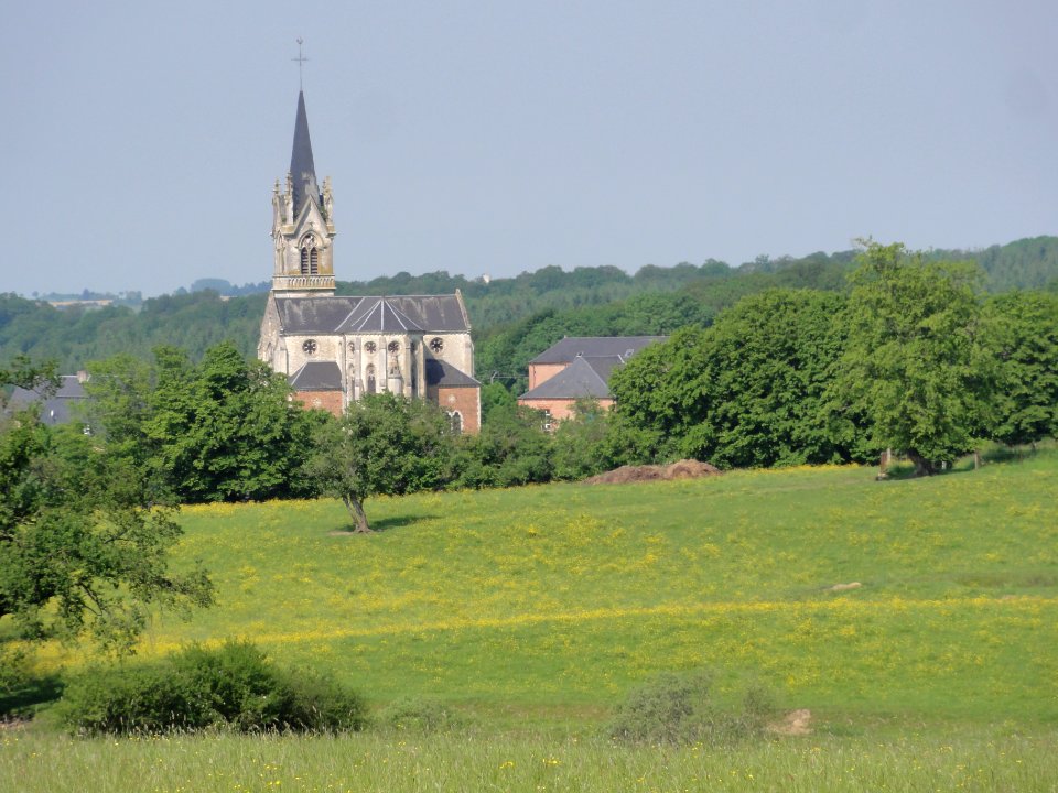Le Fréty (Ardennes) vue sur l'église