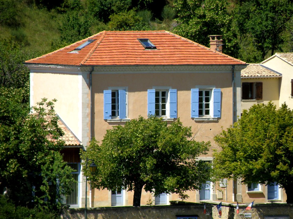 Le Poët-Sigillat Mairie 1