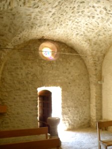 Le Poët-en-Percip Église Saint-Simon 13