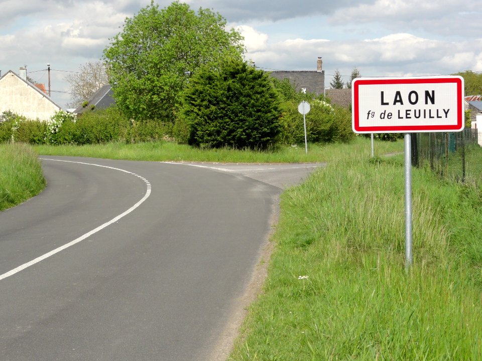 Laon (Aisne) city limit sign faubourg de Leuilly