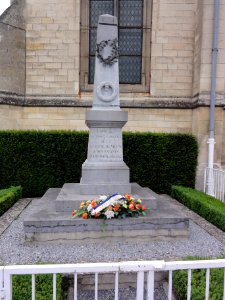 Le Meux (Oise) monument aux morts