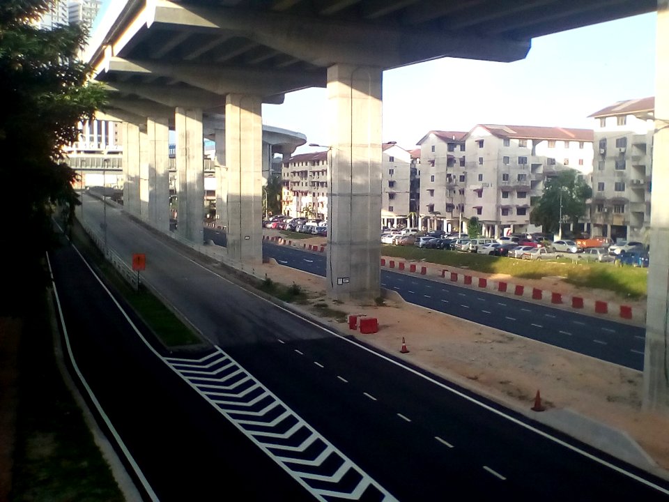 Lebuhraya Bertingkat Damansara–Shah Alam (atas)