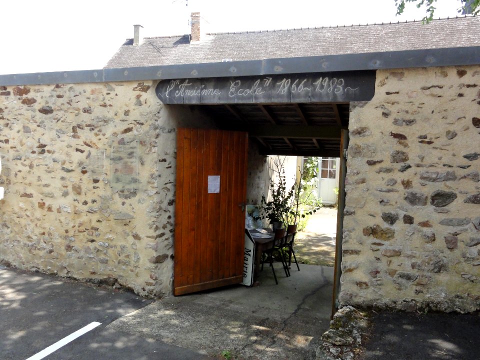 Le Grez (Sarthe) ancienne école